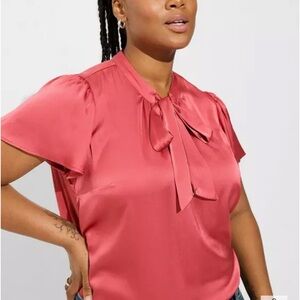 NWT Torrid size 0 pink Satin Tie Front Neck Flutter Sleeve Blouse